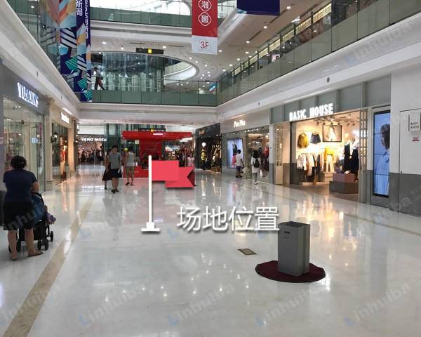 上海万达影院周浦万达广场店 - 商场中厅过道