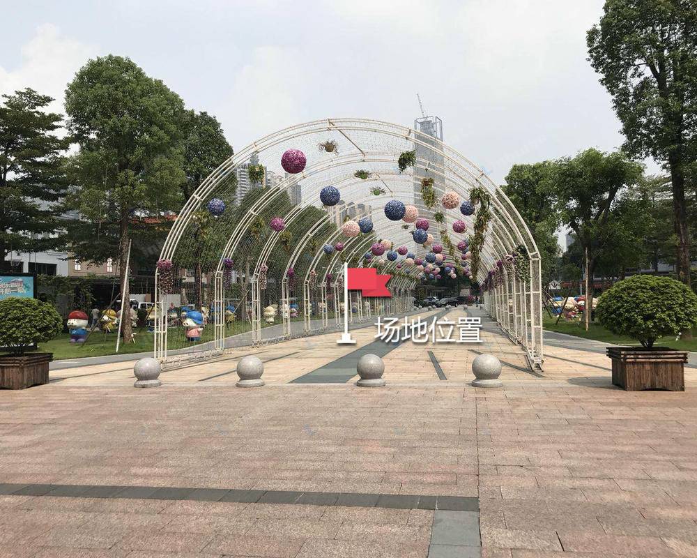 广州珠江道商业广场 - 广场中央通道