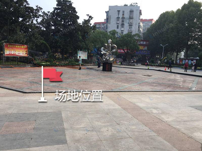 青山公园 - 大门正广场