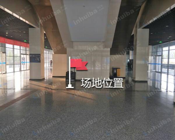北京篱笆房交通枢纽 - 出入口扶梯背面