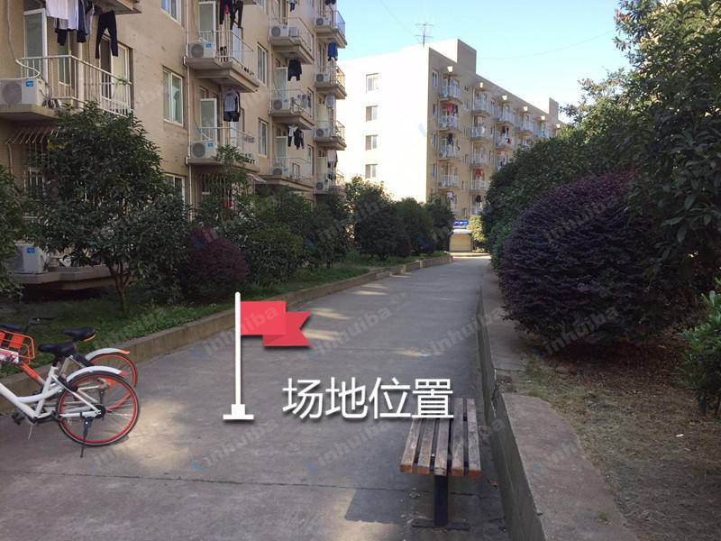 湖北第二师范学院(汤逊湖校区)-东门 - 学校女生宿舍六号楼二号门