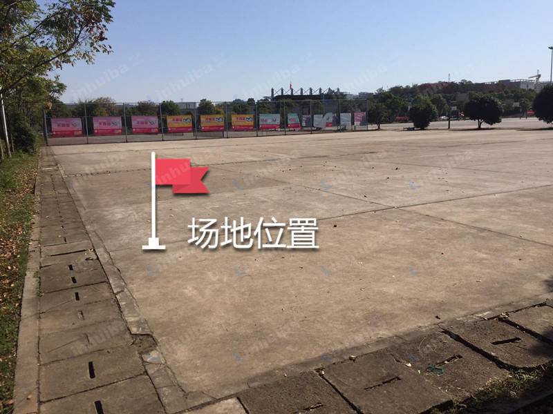 湖北第二师范学院(汤逊湖校区)-东门 - 学校篮球场与校园主干道之间空地（原乒乓球场）