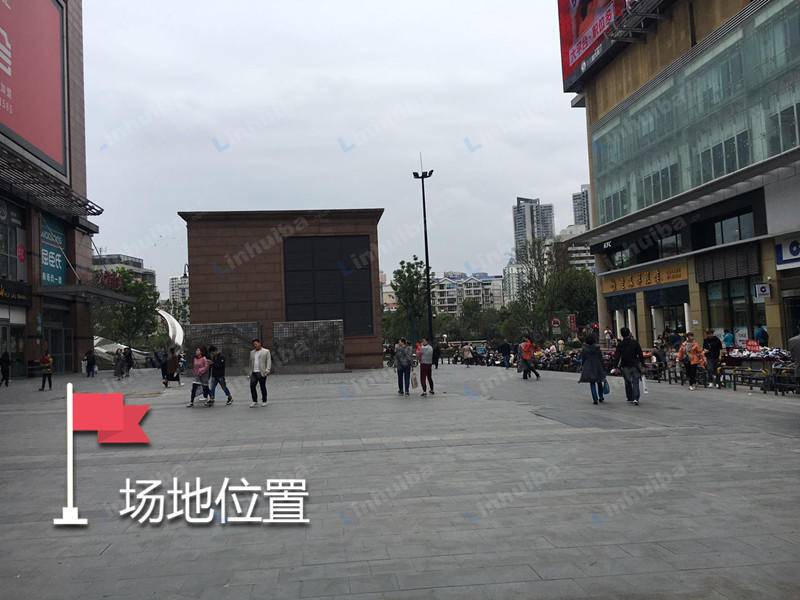 万达商业广场 - 万达商业广场东广场空地