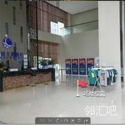 一楼服务台前空位