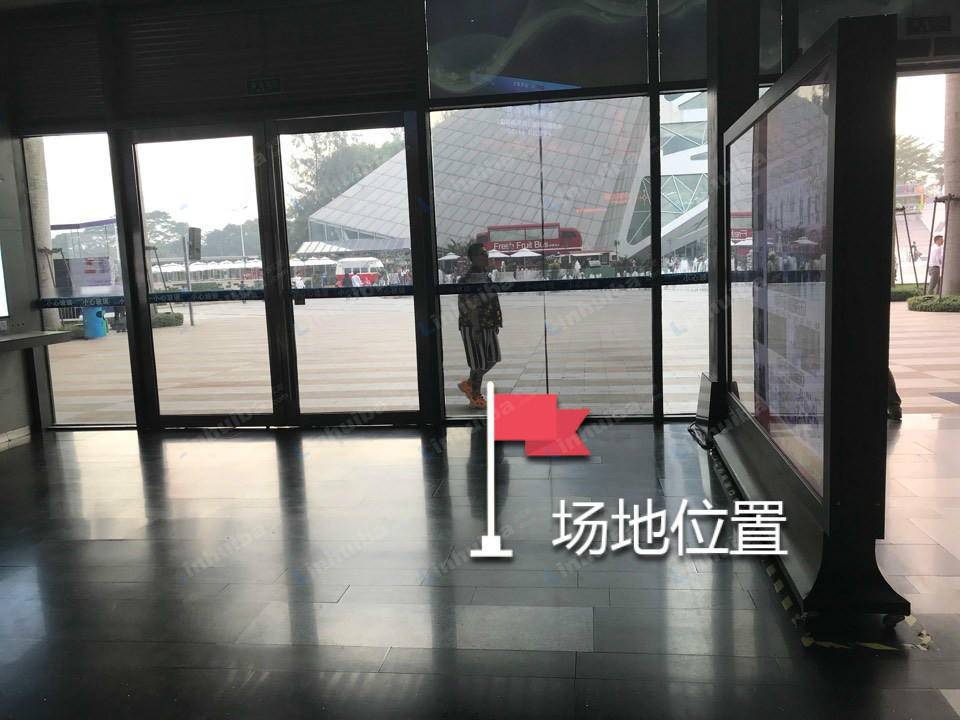 中影国际影城欢乐海岸店 - 影院门口右手边