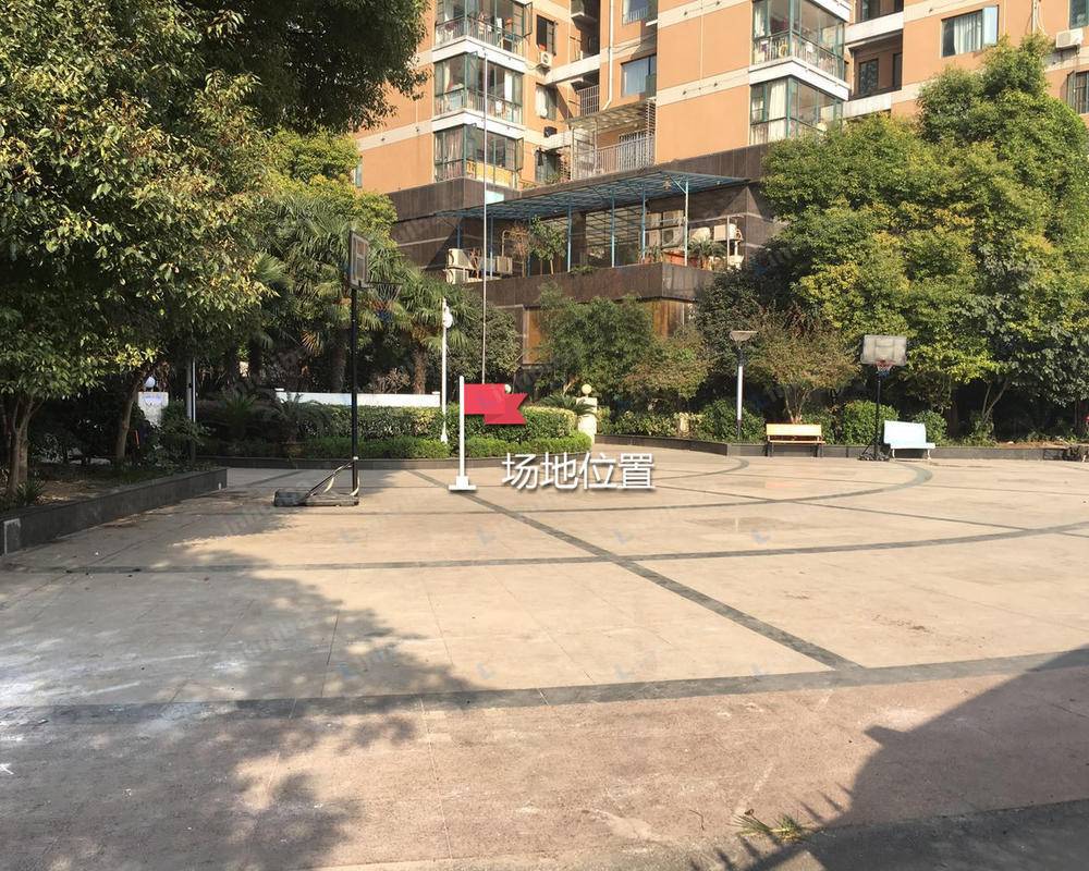 江山如画 - 江山如画1期小区广场靠近马路边