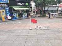 锦绣龙城 - 锦绣龙城南一门D区进口处左侧广场today便利店旁