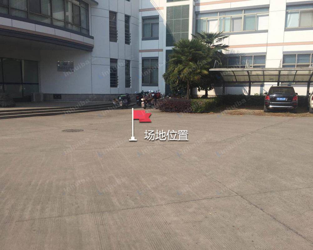 光谷软件园-a区 - 软件园Ｄ8栋外广场，Ｄ8栋侧面