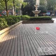 金地京汉1903右侧木质地板小广场（汉翔美食城左侧）
