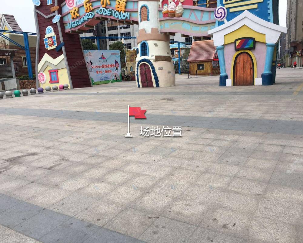 维佳欢乐小镇 - 大门口广场