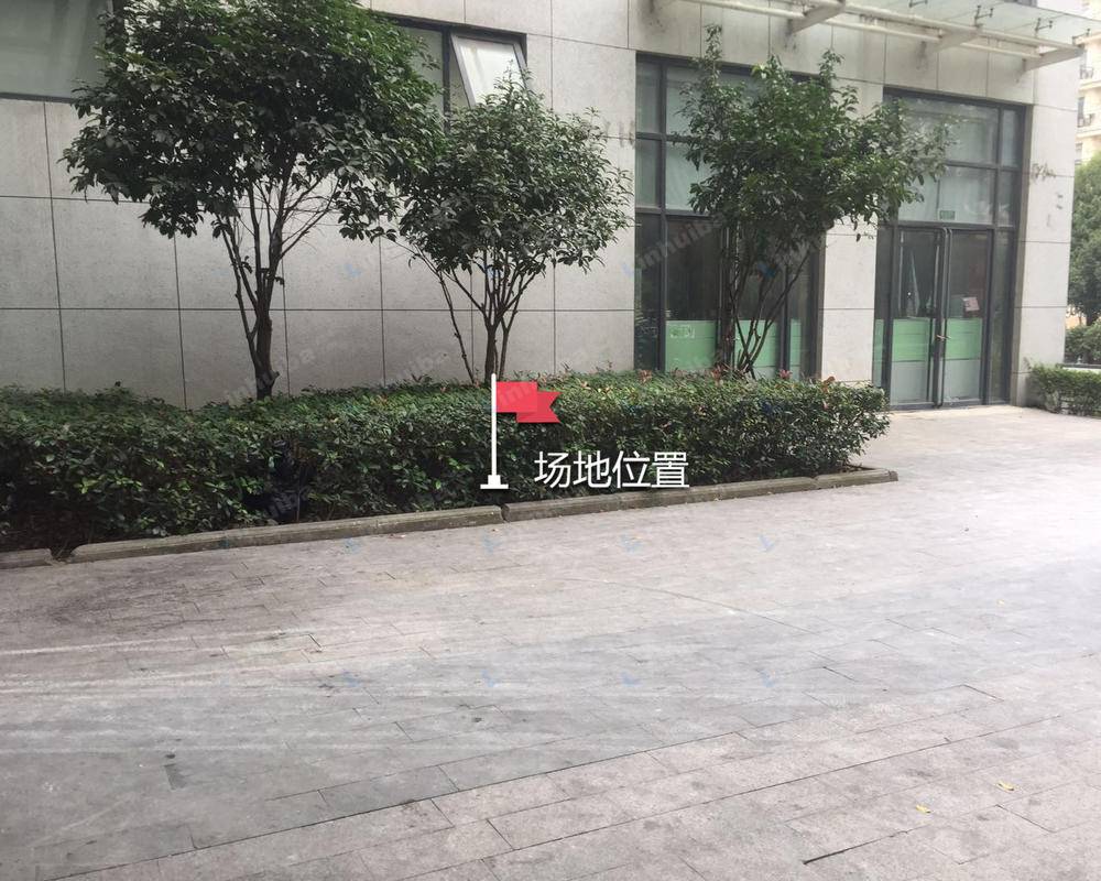 光谷软件园-a区 - 软件园写字楼E 区5栋门口广场