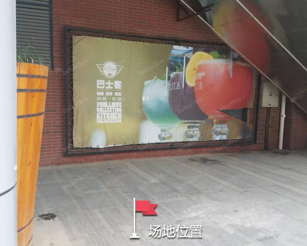 武昌府花样街 - 武昌府花样街手扶电梯下方