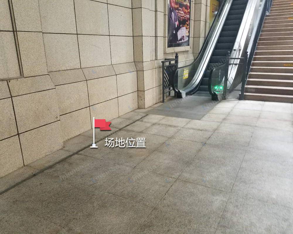 武汉市洪山区五环天地 - 负一楼电梯前方空地