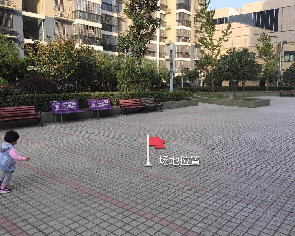 博雅豪庭 - 博雅豪庭活动中心靠近小区石碑