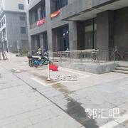 光谷科技港二栋A座大门左侧前方空地