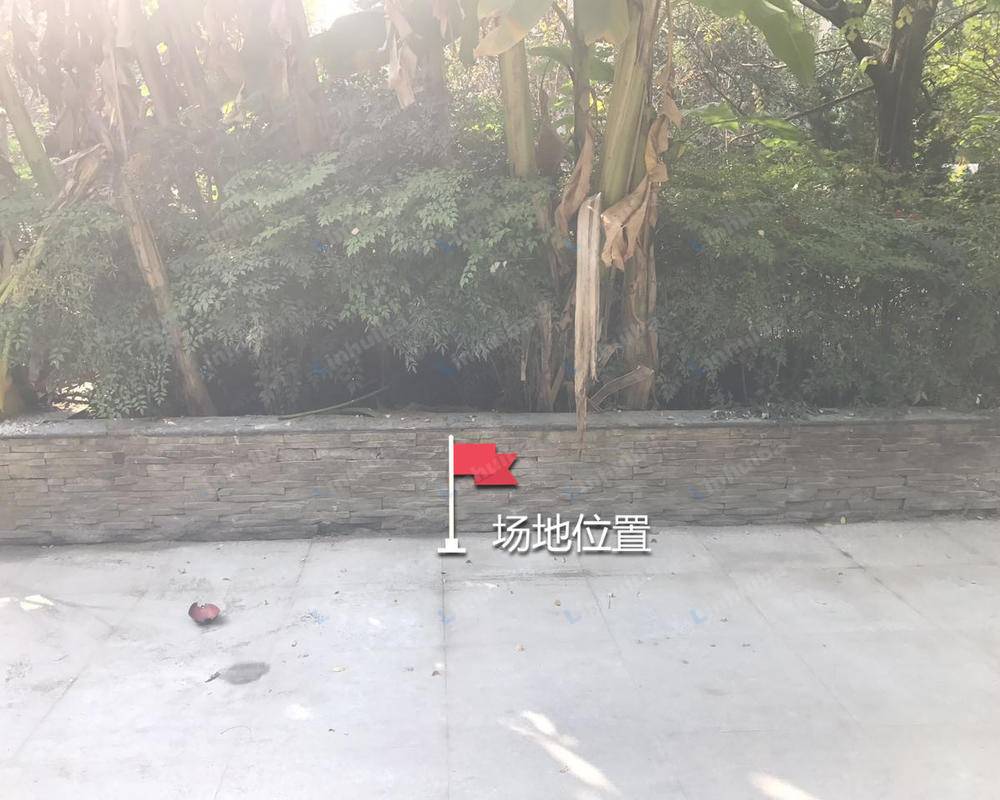 99号公寓 - 99号公寓大楼下正前方过道