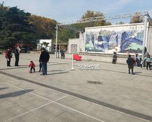 中山游乐园舞台中间